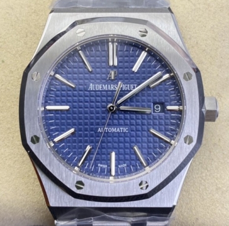 ZF Factory Fake Audemars Piguet Royal Oak 15400ST.OO.1220ST.03 Watch