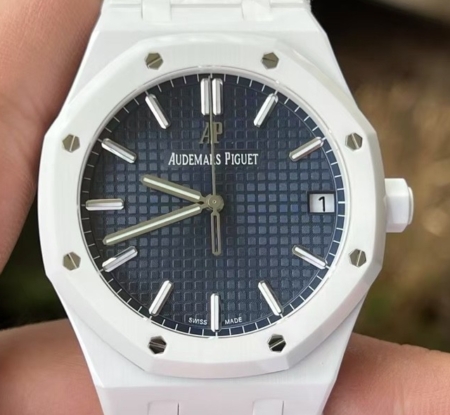 APS Factory Fake Audemars Piguet Watches Royal Oak 15500 White Ceramic – Dark Blue Dial Brilliance