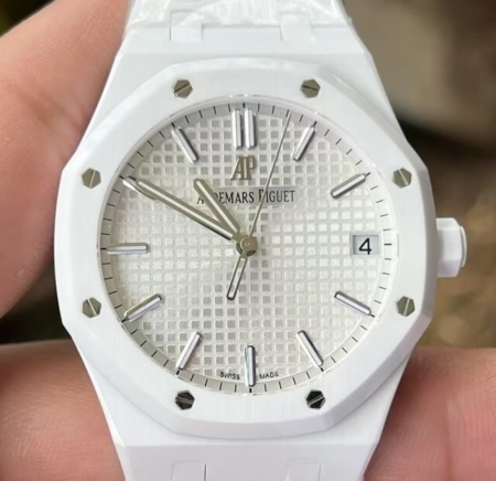 APS Factory Audemars Piguet Royal Oak 15500 White Ceramic – Icy Elegance in a Timeless Design